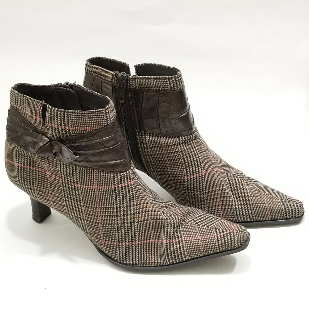 PREDICTIONS Ankle Booties Boots