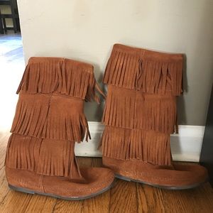 Minnetonka 3-Layer Fringe Boot