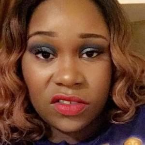 Meet your Posher, Latia