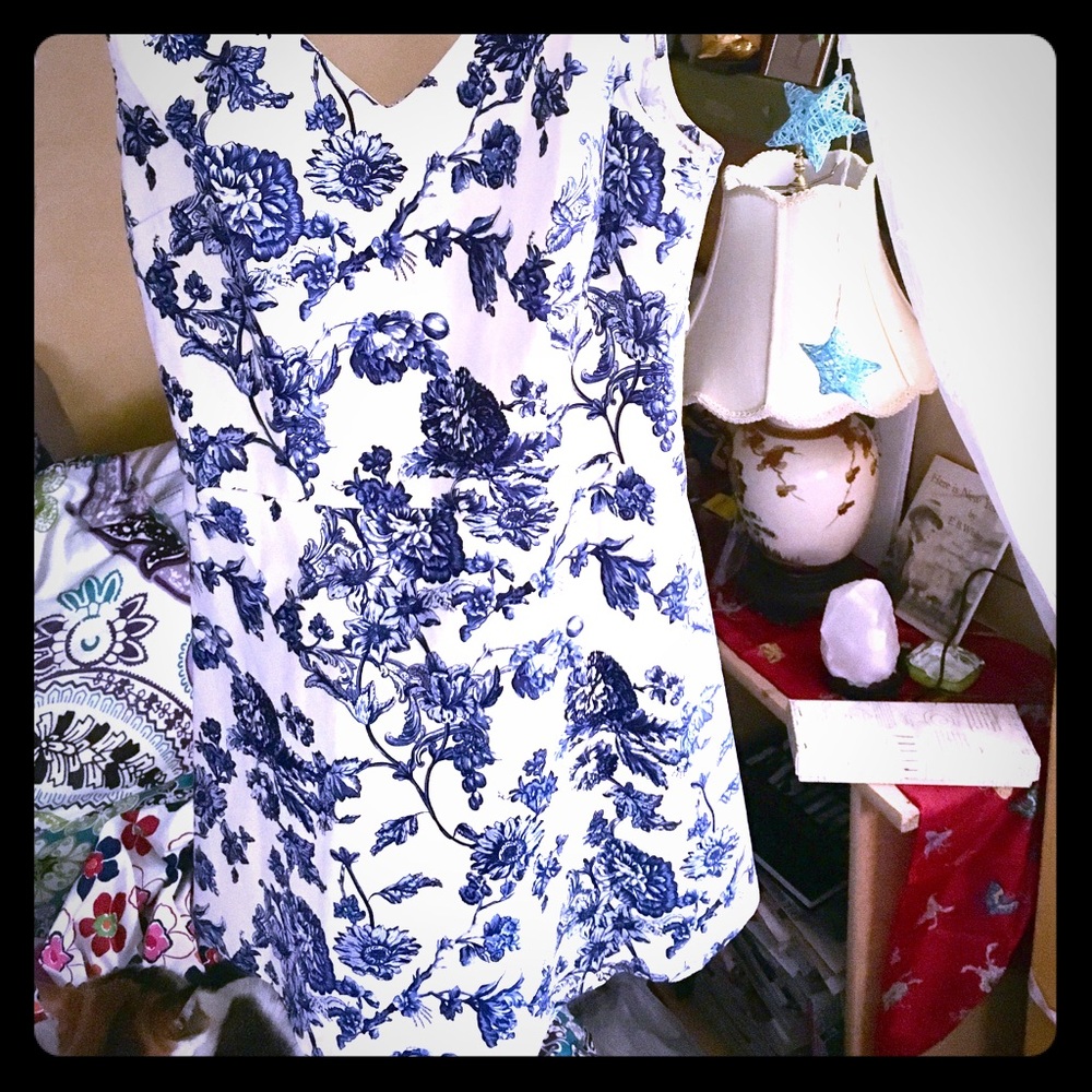 Mod Cloth - flowered design. Fits like a glove.