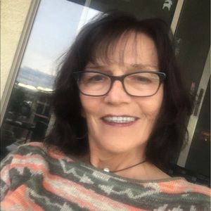 Meet your Posher, Deborah