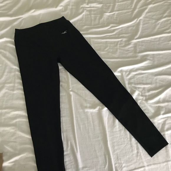 ⚠️SOLD Hollister high rise active leggings - Picture 2 of 5