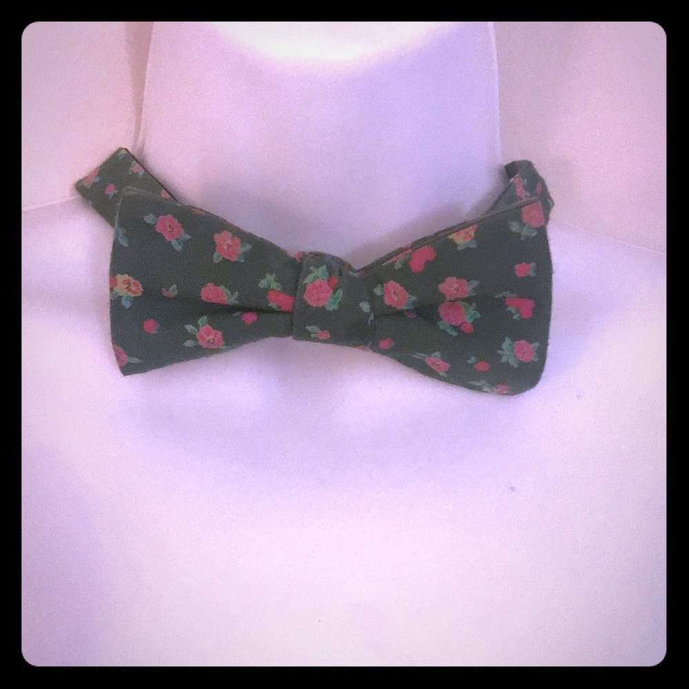 Tommy Hilfiger Bow tie ✨💕