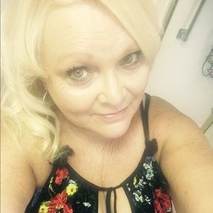 Meet your Posher, Sharon