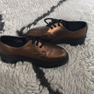 Bronze metallic, leather Dr. Martens