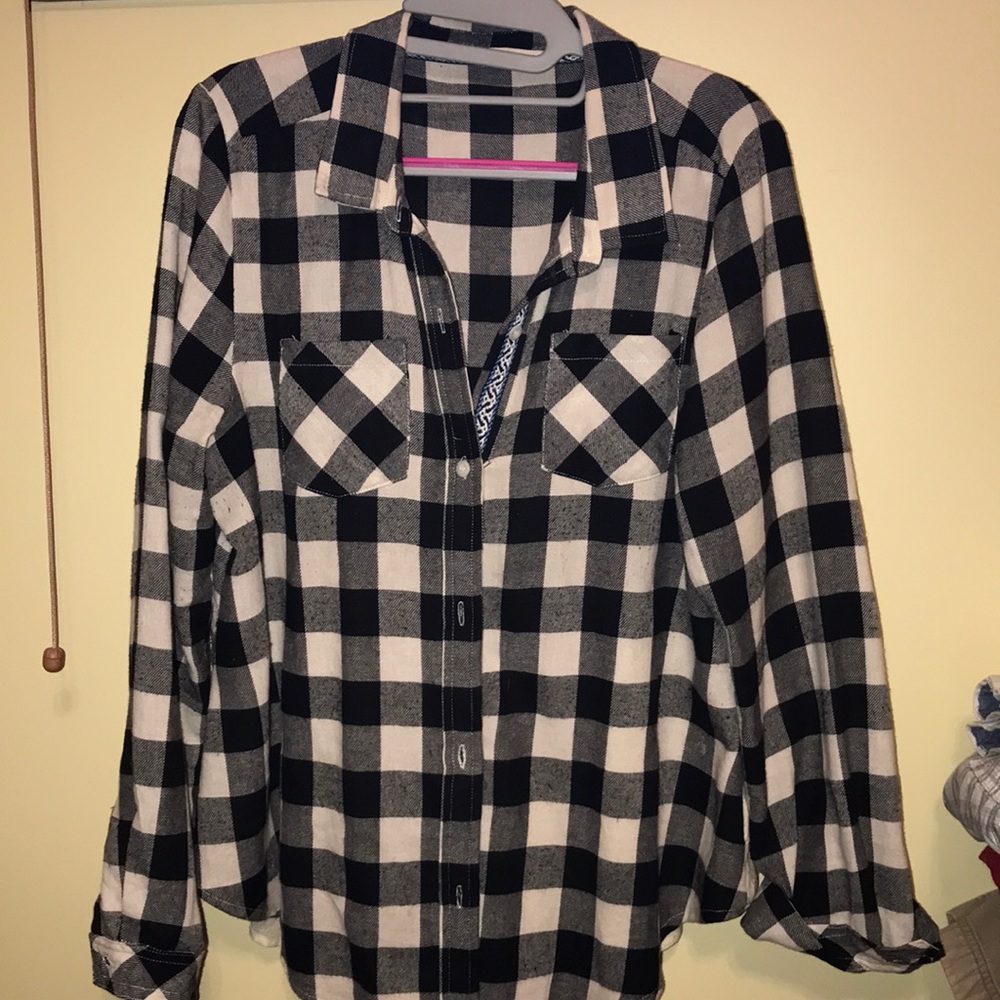 White and black checkers top size large