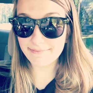 Meet your Posher, Ashley