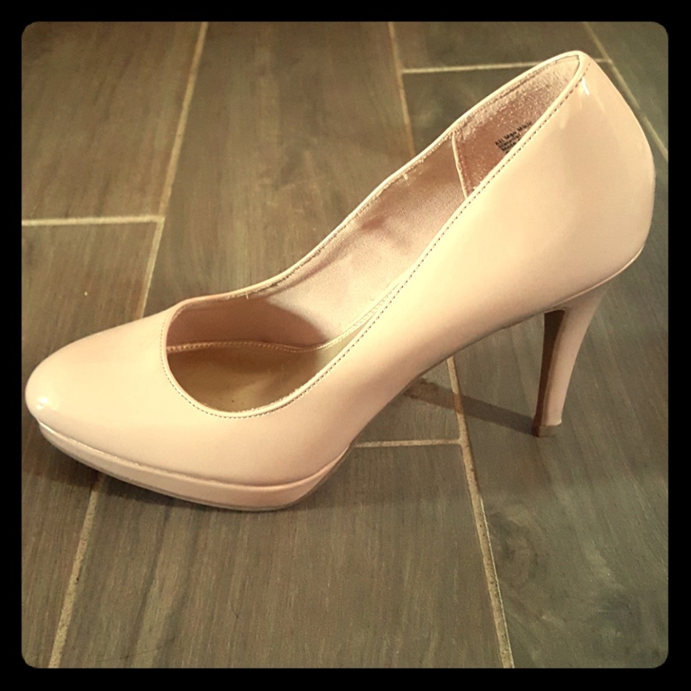 REDUCED: Light Pink Christian Siriano Heels
