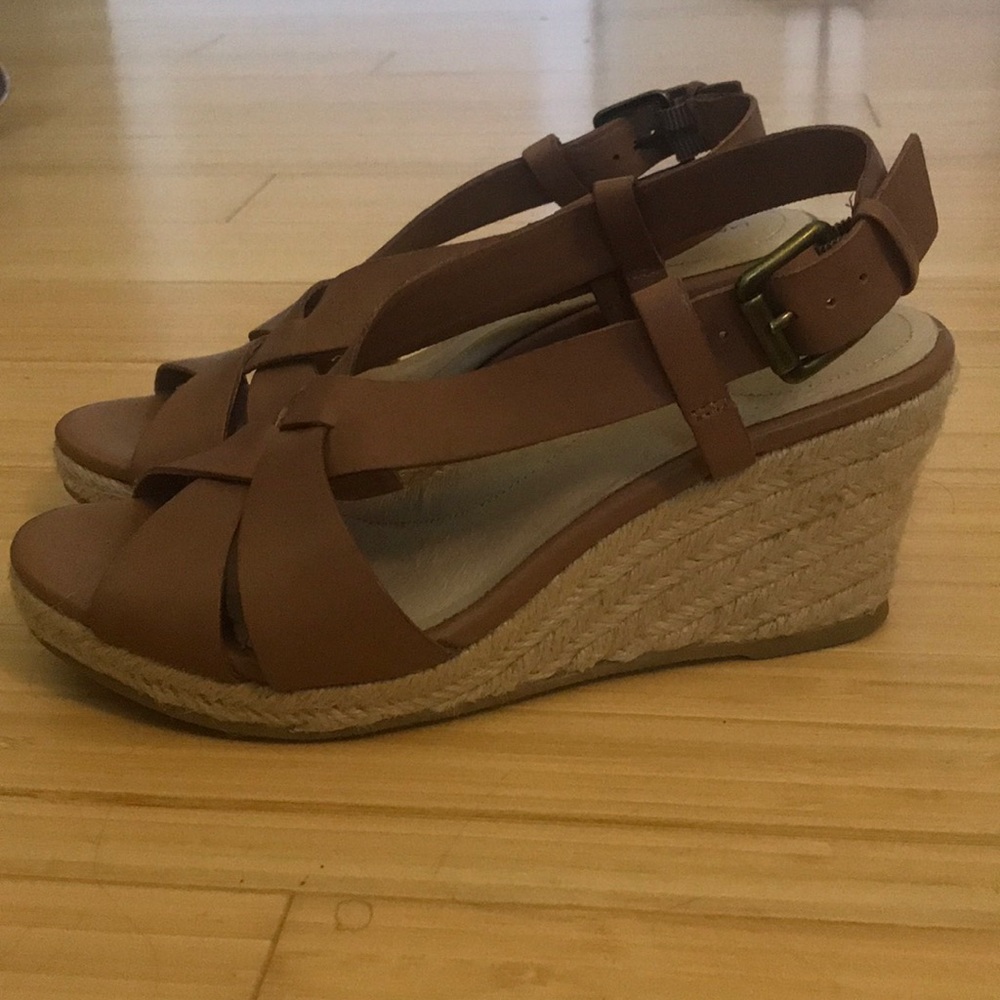 Tan sandal wedges