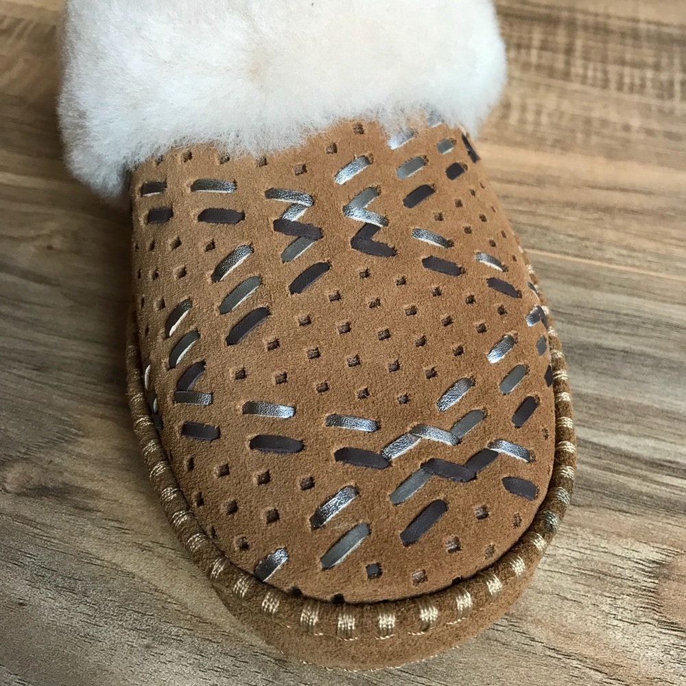 ⬇️$80 🔶New UGG Aira Tehuano Slippers Size 7🔶 - Picture 7 of 8