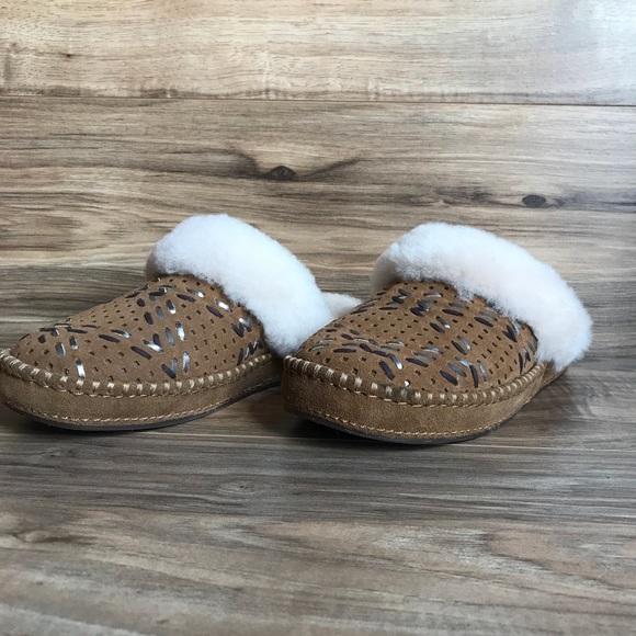 ⬇️$80 🔶New UGG Aira Tehuano Slippers Size 7🔶 - Picture 2 of 8