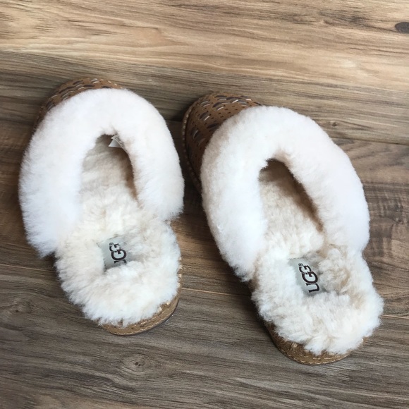 ⬇️$80 🔶New UGG Aira Tehuano Slippers Size 7🔶 - Picture 3 of 8