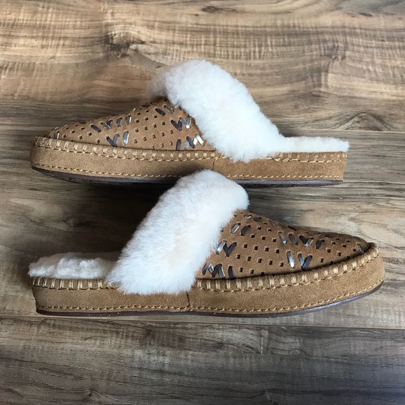 ⬇️$80 🔶New UGG Aira Tehuano Slippers Size 7🔶 - Picture 6 of 8