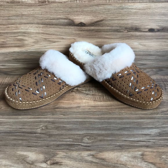 ⬇️$80 🔶New UGG Aira Tehuano Slippers Size 7🔶 - Picture 8 of 8