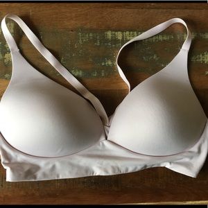 Victoria’s Secret Lightly Lined Plunge Bra 34D
