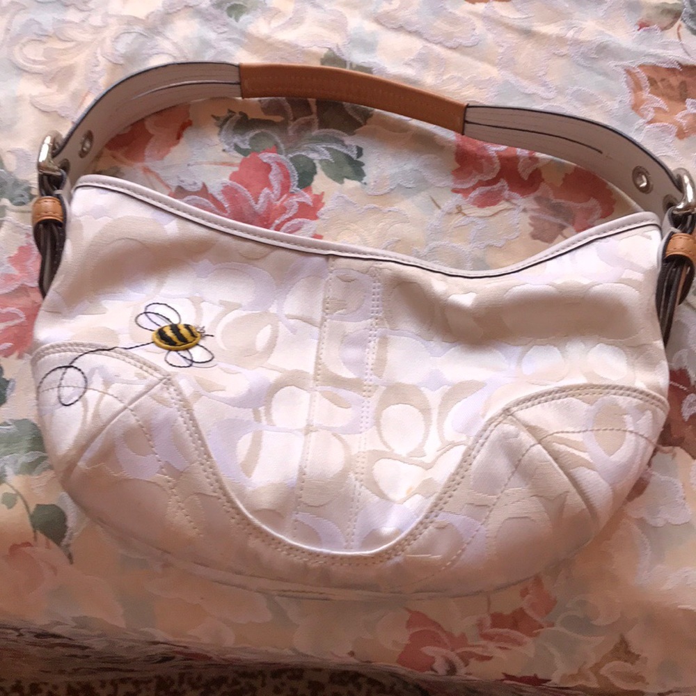 Bumble bee coach bag