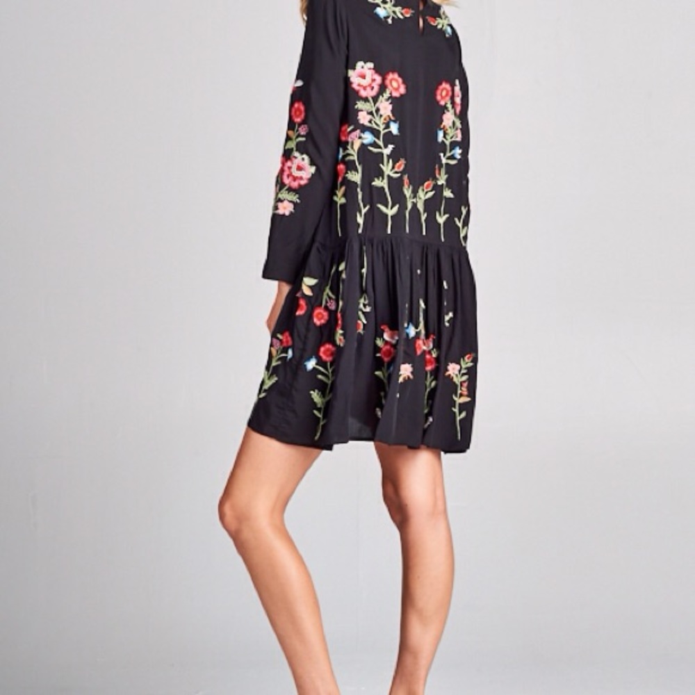 Embroidered Dress (S) - Picture 5 of 6