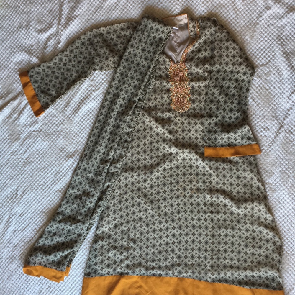 Salwar Kameez. Traditional Indian/Pakistani dress