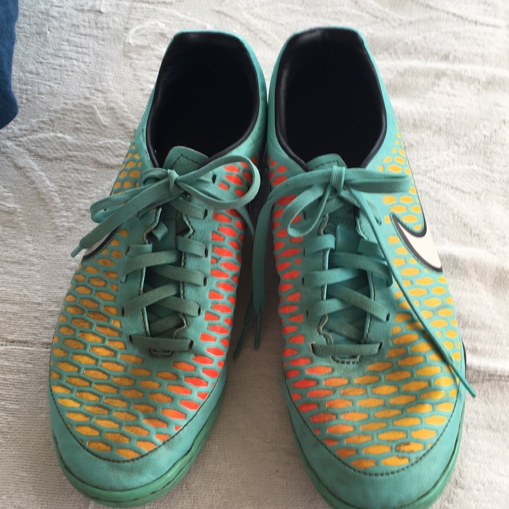 Nike indoor soccer shoes