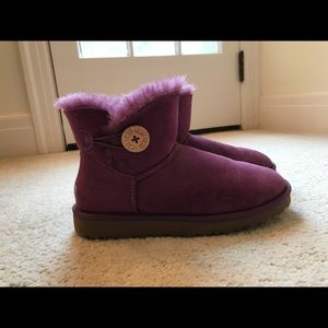 Ugg boots size 9! Worn very few time and indoors