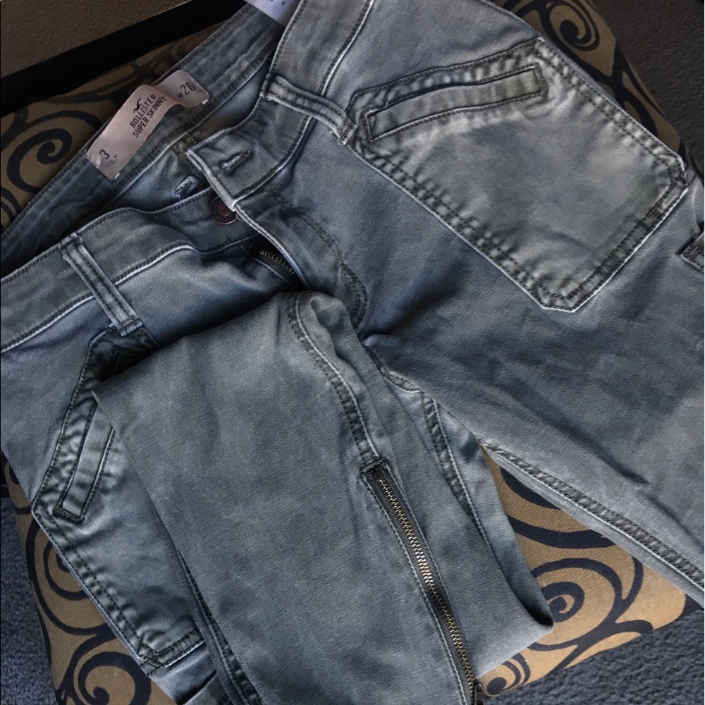 Hollister Super Skinny Pants