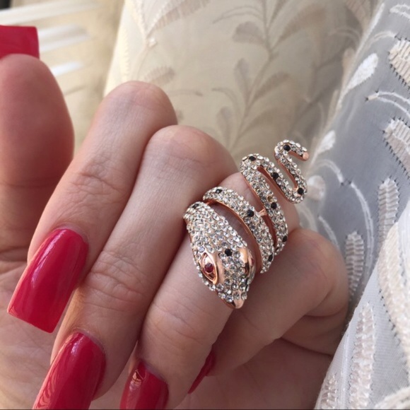 🐍 Wicked Viper Ring - Picture 2 of 5