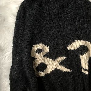 &? Fuzzy sweater by Elon