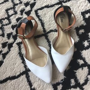 Black, white, brown flats, sz 5