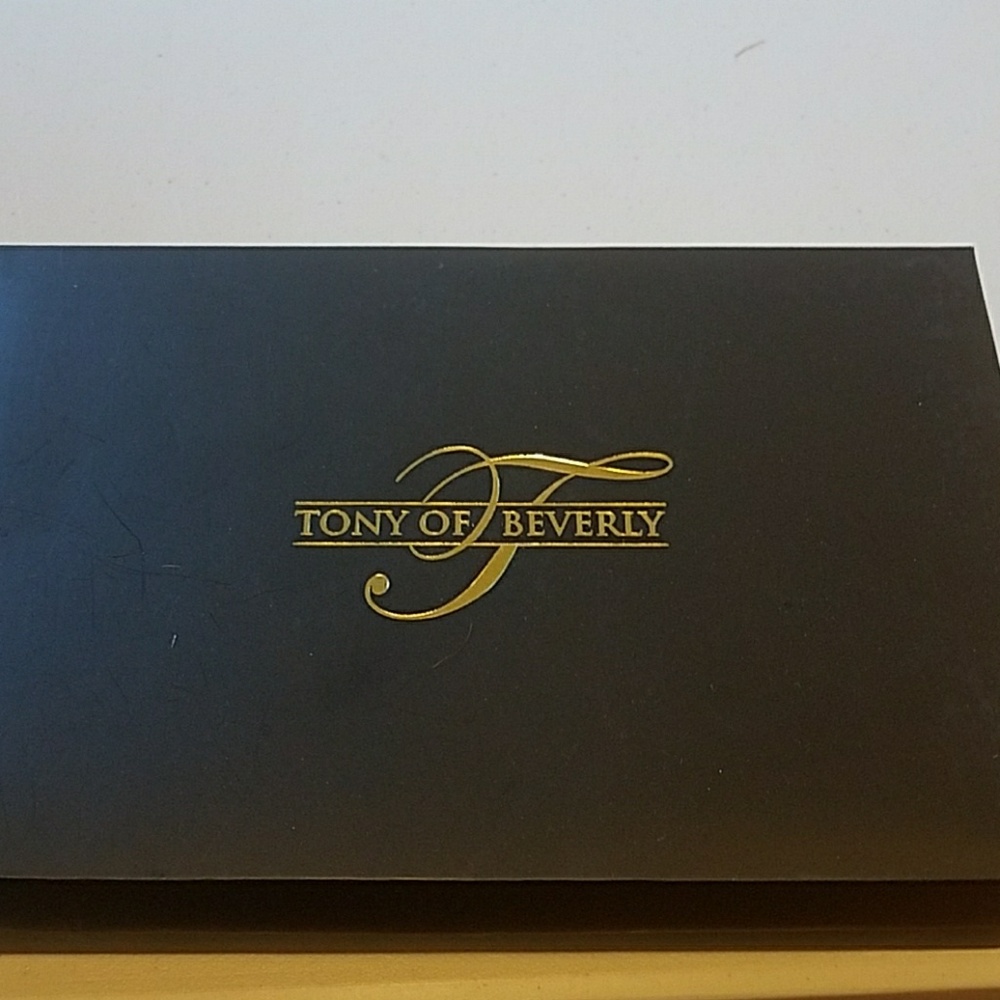 Tony of Beverly hair topper