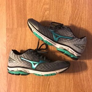 Mizuno Wave Rider 19 Running Shoes