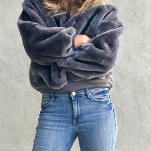 FUZZY COZY SWEATSHIRT