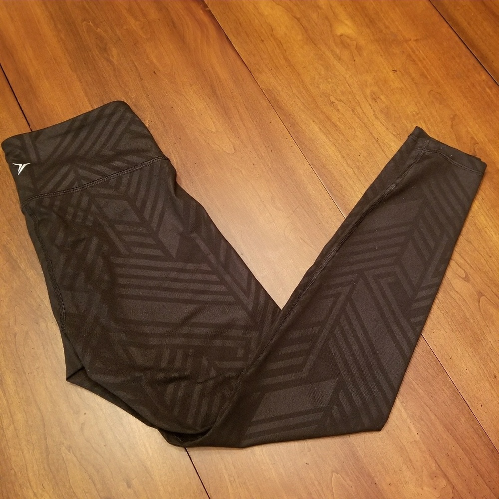 Patterned Black Athletic Leggings