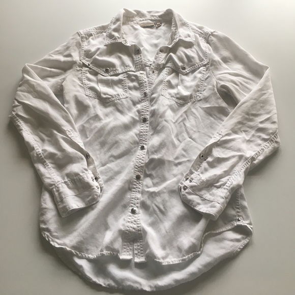 Anthropologie Tops - Anthropologie White button down