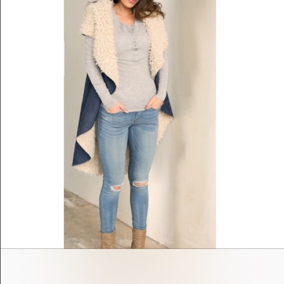 NWOT Faux  Shearling Vest - Picture 2 of 4