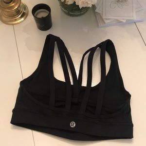Black lululemon sports bra, 2