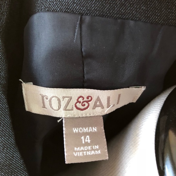 Roz & Ali skirt suit jacket. Gray/blue color Sz14 - Picture 4 of 6