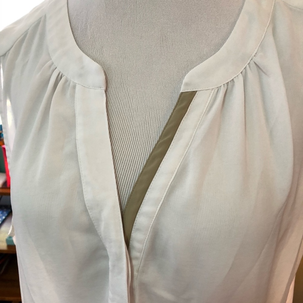 Banana Republic sleeveless shirt Sz XL. GUC! White