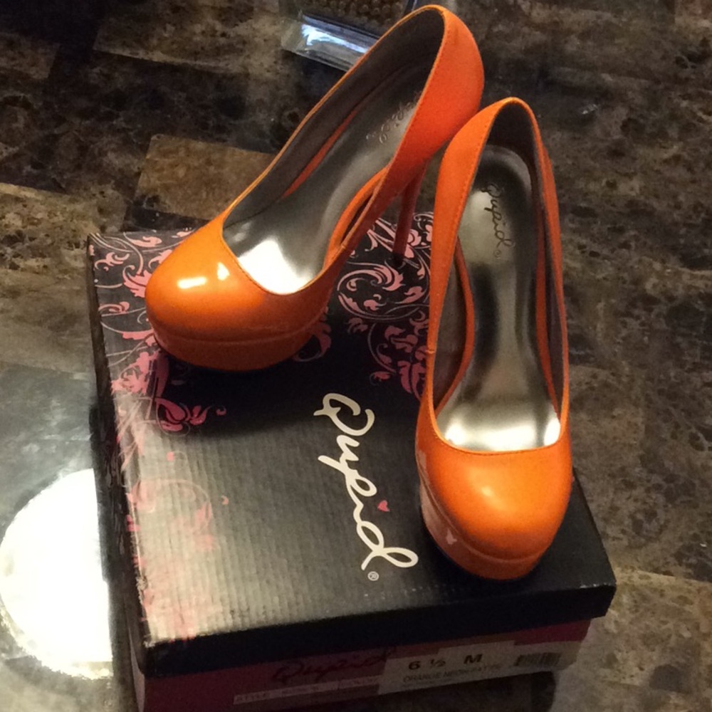 Cupid size 6 1/2 Orange neon women’s Shoes
