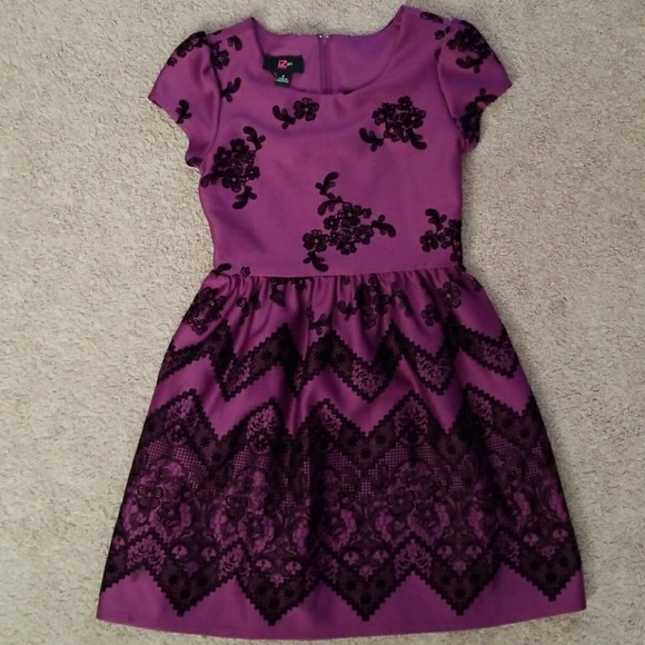 Iz Byer Other - GORGEOUS iZ Byer Girl, size 8 formal dress