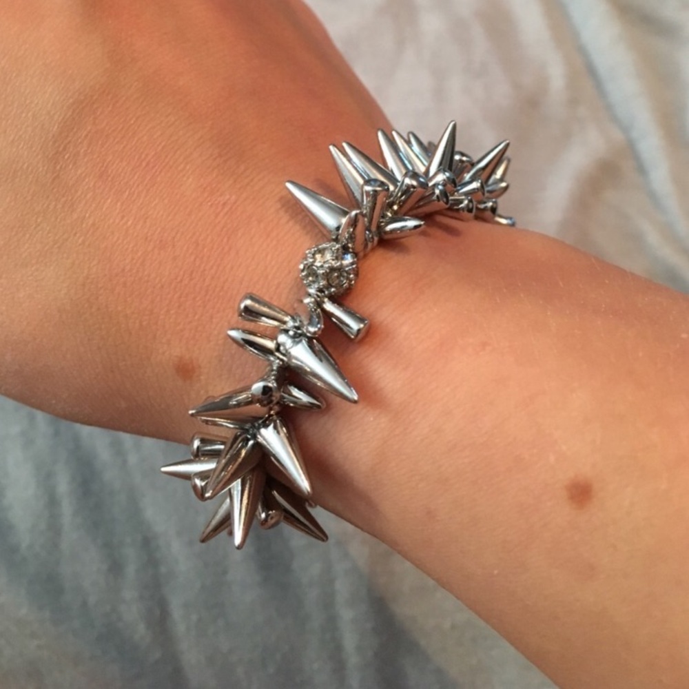 STELLA AND DOT SILVER RENEGADE BRACELET