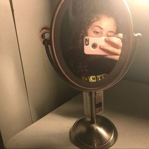 Meet your Posher, Olivia