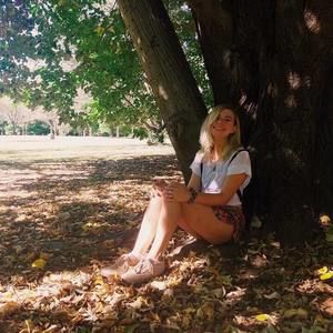 Meet your Posher, Claudia