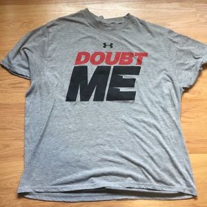 MENS UNDER ARMOUR GRAPHIC TEE SIZE LARGE