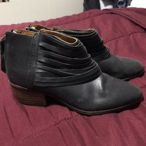 Clark’s ankle leather booties