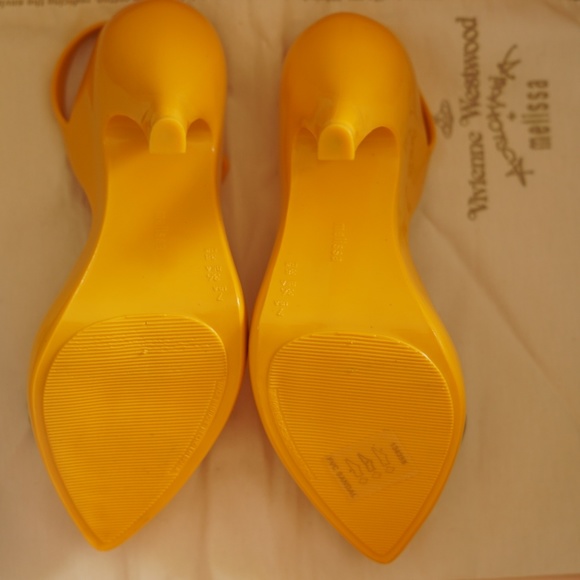 Vivienne Westwood for Melissa Red Heart - Picture 4 of 8