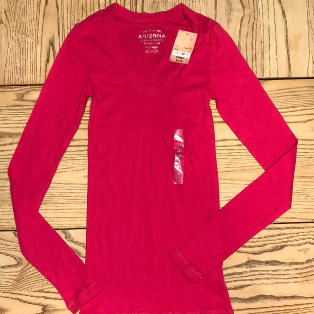 NWT Favorite V-Neck Long Sleeve Tee Juniors