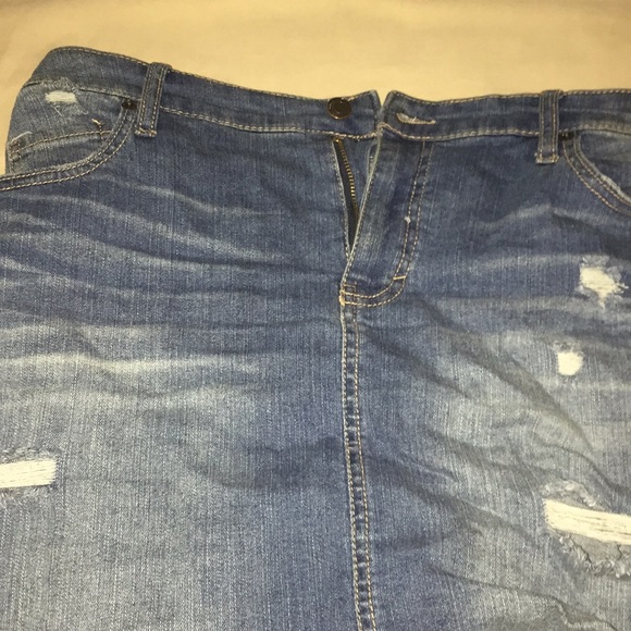 Jean skirt - Picture 1 of 4