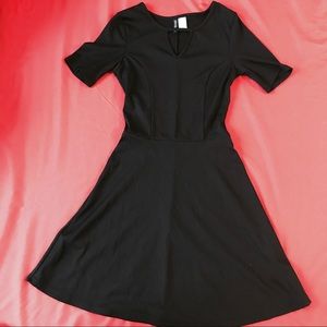 Skater black dress 👗