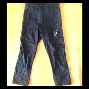 CW-X Black Running Capri Tights