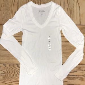 NEW Long Sleeve V-Neck Tee Juniors